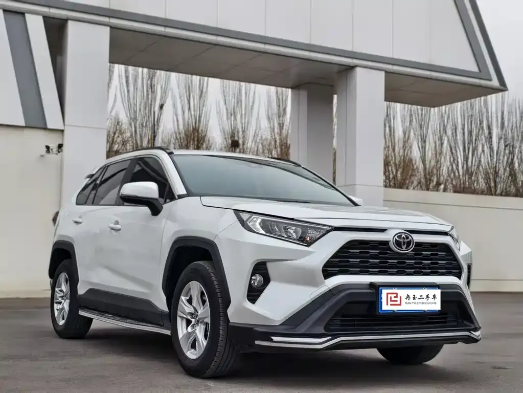 Toyota RAV4 2023 из CN, фото 3