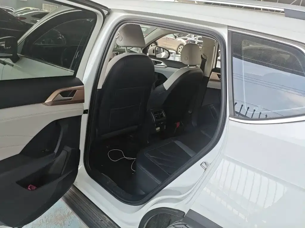 Volkswagen Tharu 2023 из CN, фото 4