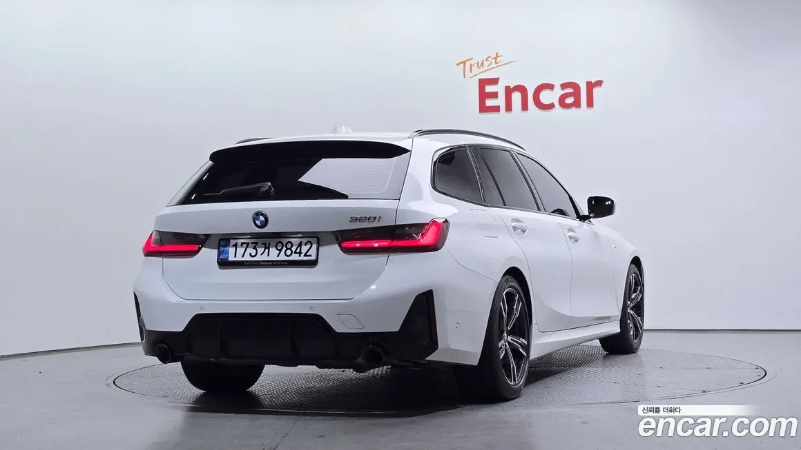 BMW 3-Series 2024 из KR, фото 7