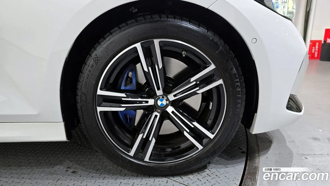 BMW 3-Series 2024 из KR, фото 8