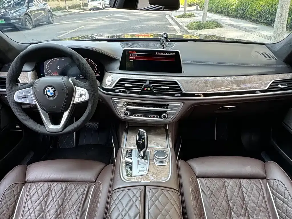 BMW 7 Series 2021 из CN, фото 4