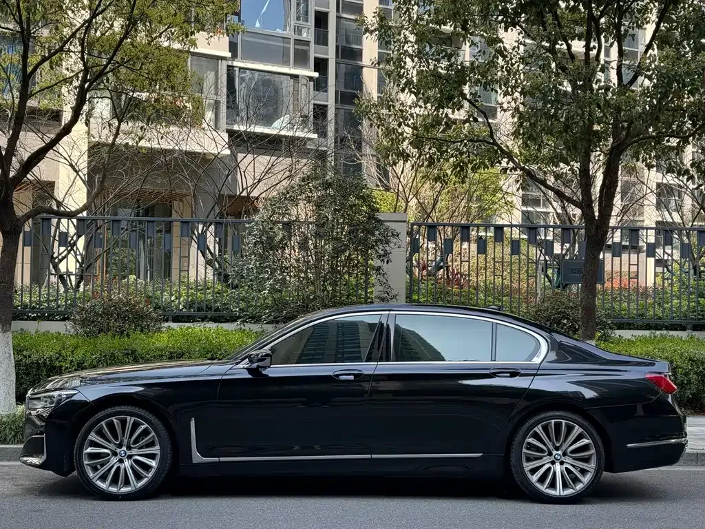 BMW 7 Series 2021 из CN, фото 7