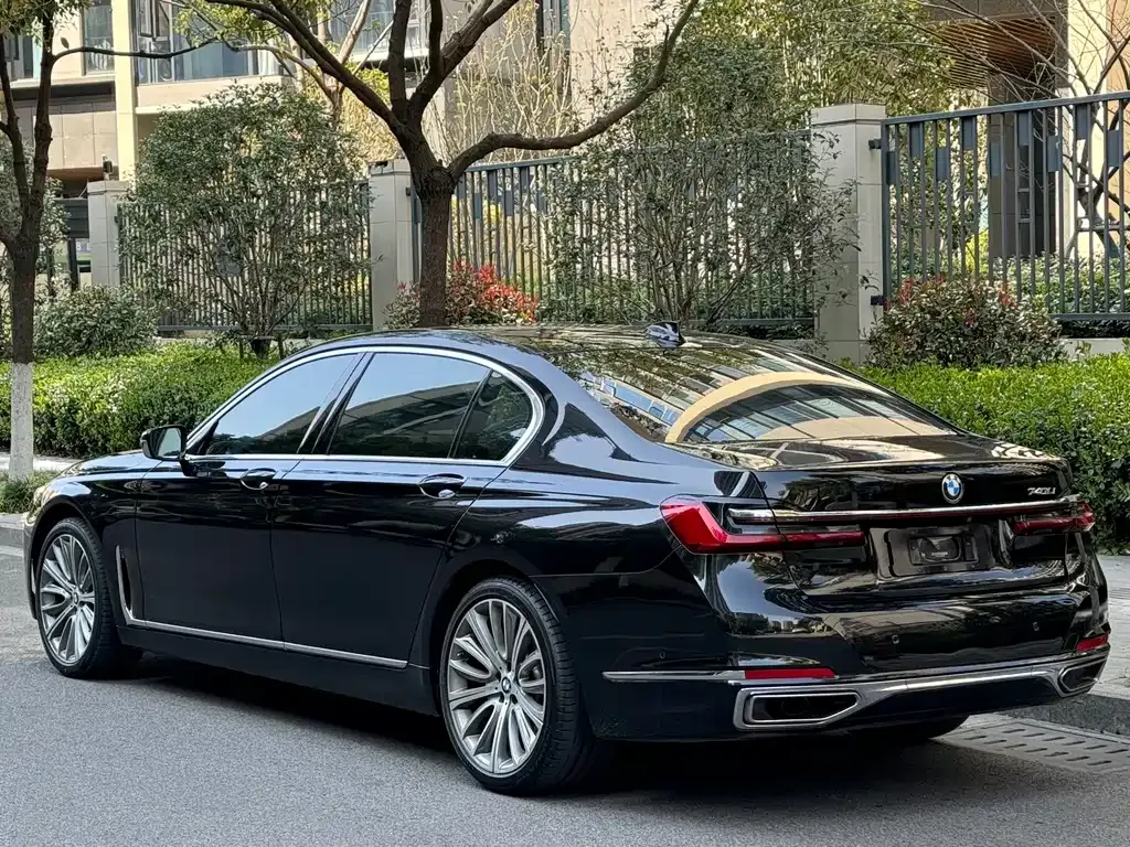 BMW 7 Series 2021 из CN, фото 8