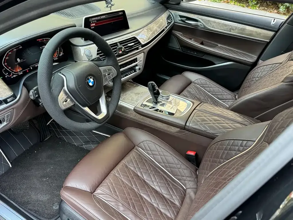 BMW 7 Series 2021 из CN, фото 9