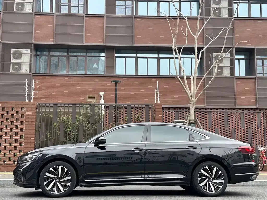 Volkswagen Passat — фото 8