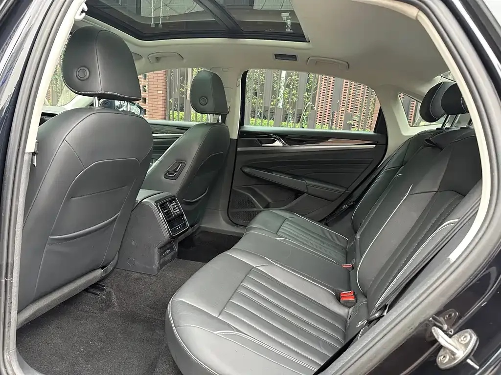 Volkswagen Passat — фото 6