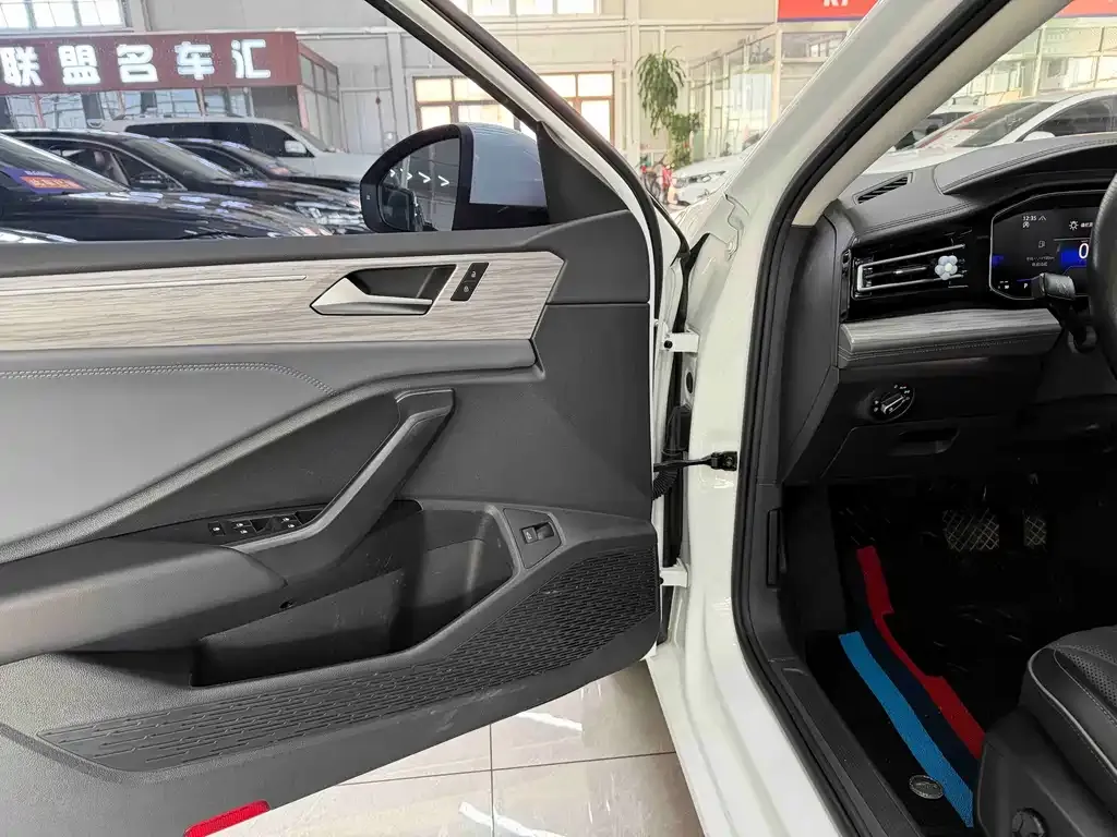 Volkswagen Sagitar 2023 из CN, фото 2