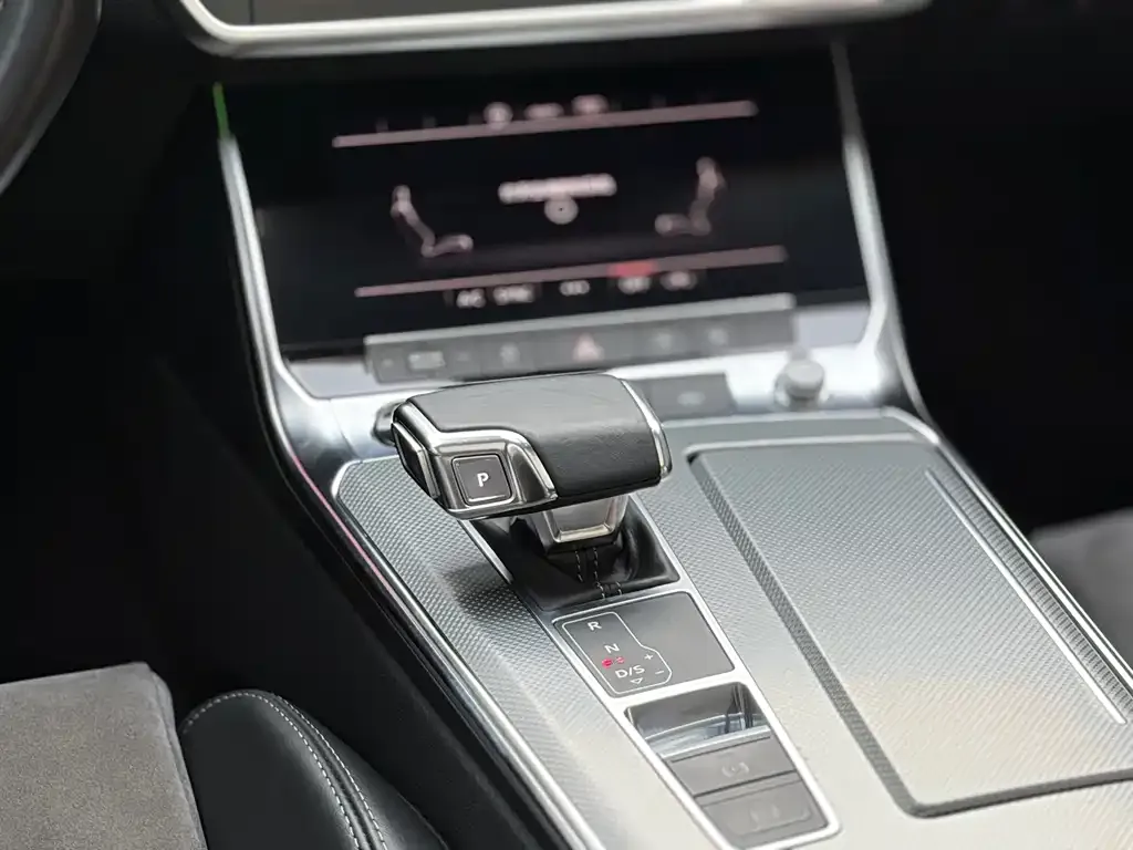Audi A6L — фото 5