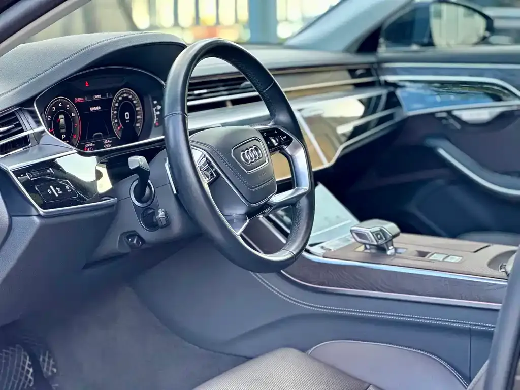 Audi A8 2023 из CN, фото 5