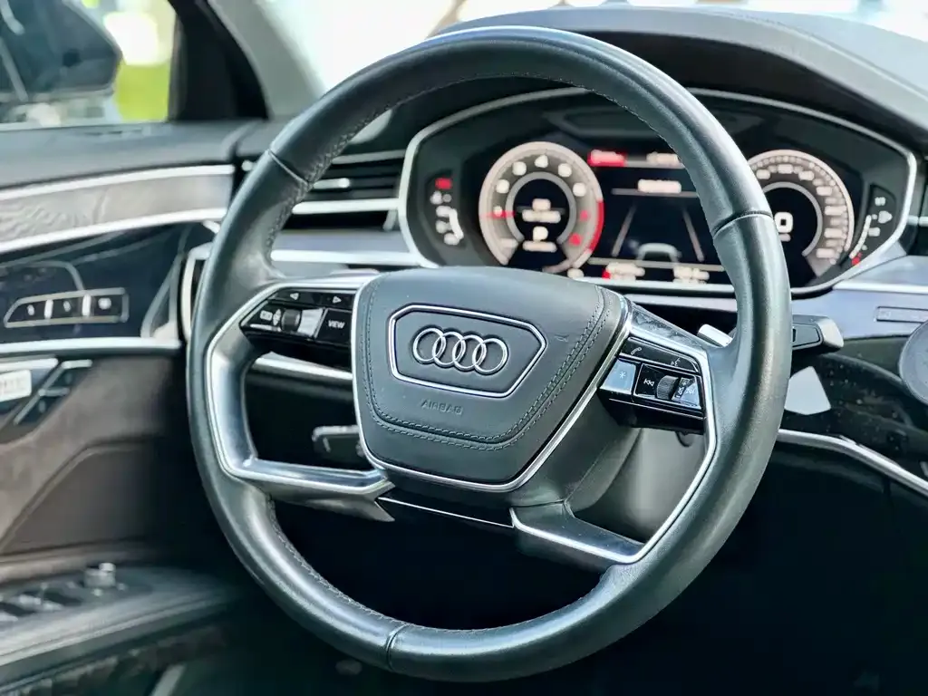 Audi A8 2023 из CN, фото 8