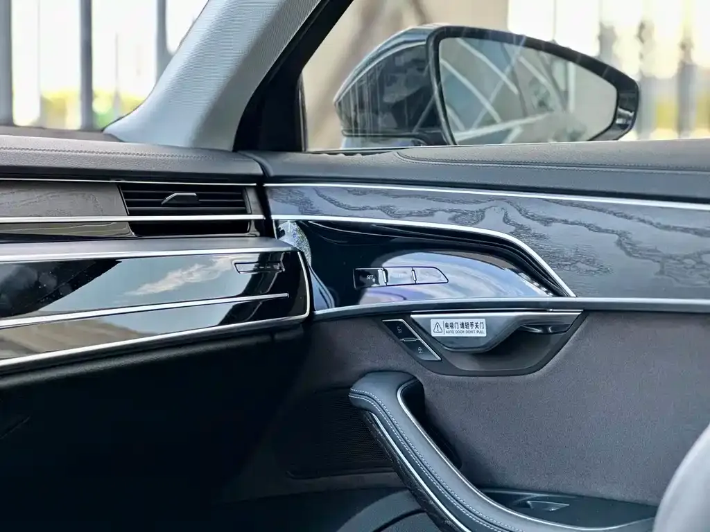 Audi A8 2023 из CN, фото 4