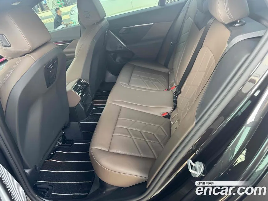 BMW 5-Series 2025 из KR, фото 2