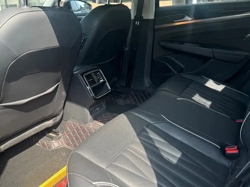 Volkswagen Passat 2022 из CN, фото 2
