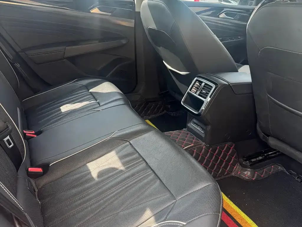 Volkswagen Passat 2022 из CN, фото 6
