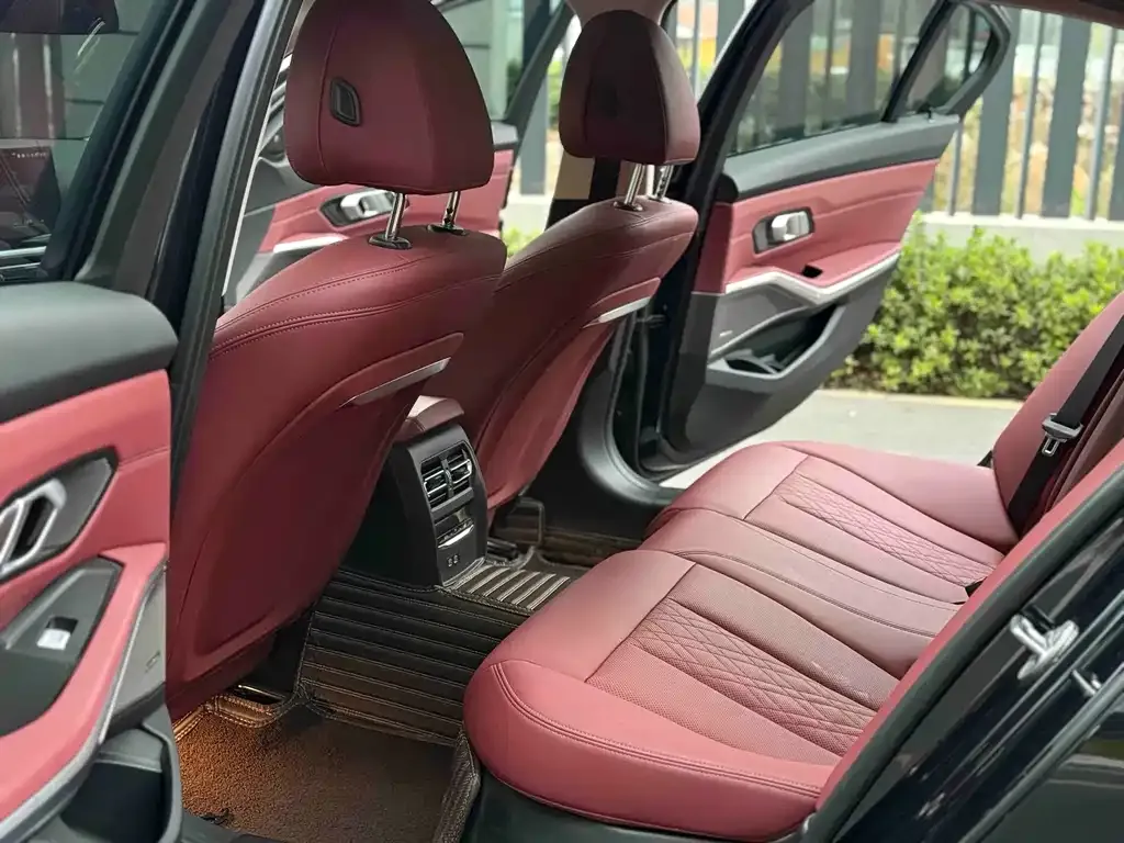 BMW 3 Series 2024 из CN, фото 9