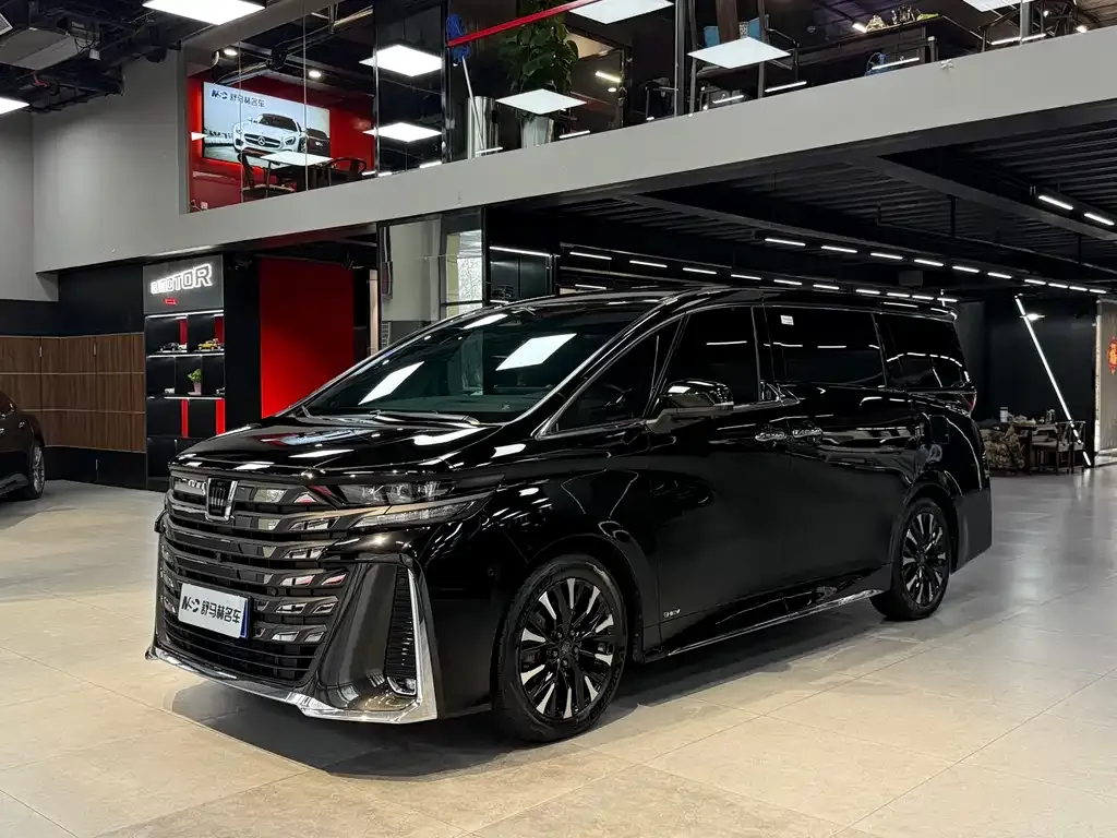 Toyota Vellfire — фото 1