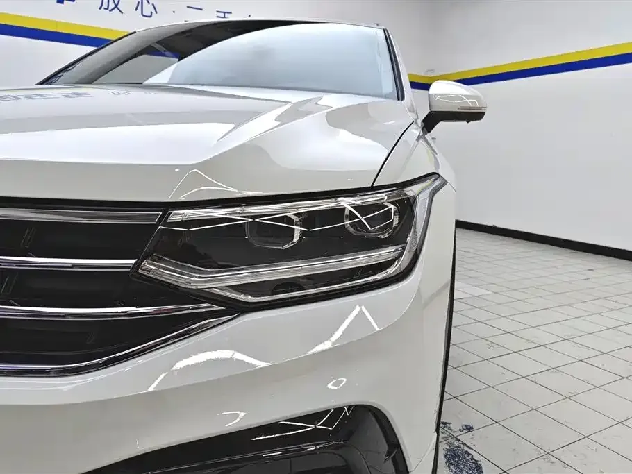 Volkswagen Tiguan L — фото 5