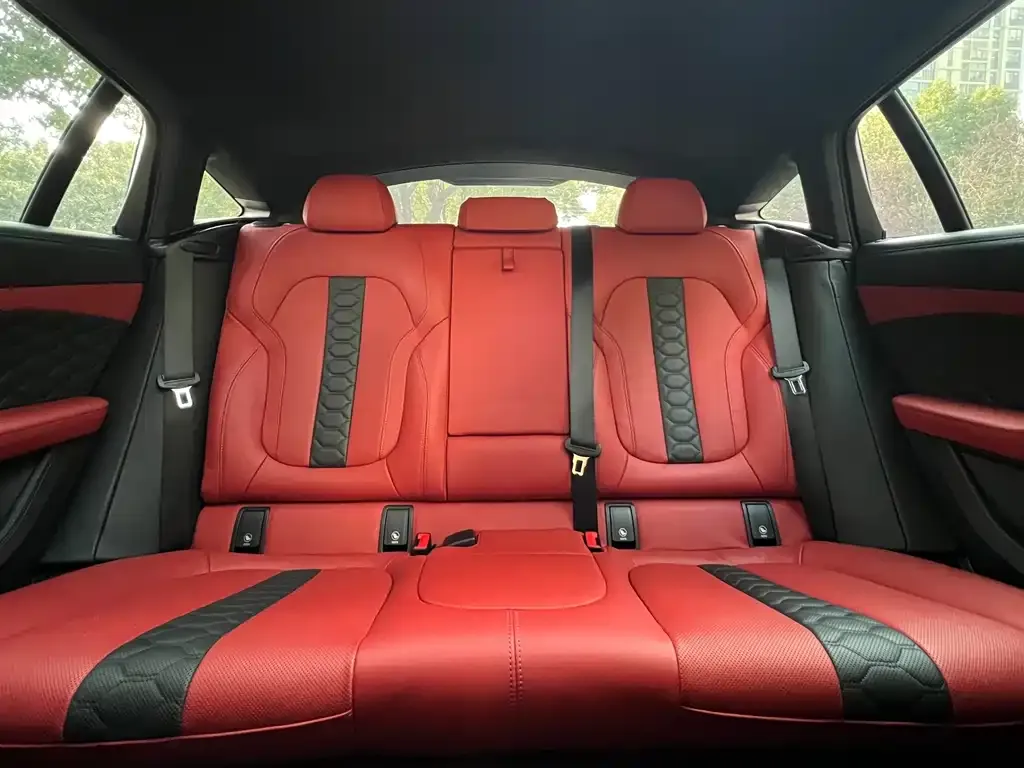 BMW X6 M 2023 из CN, фото 2