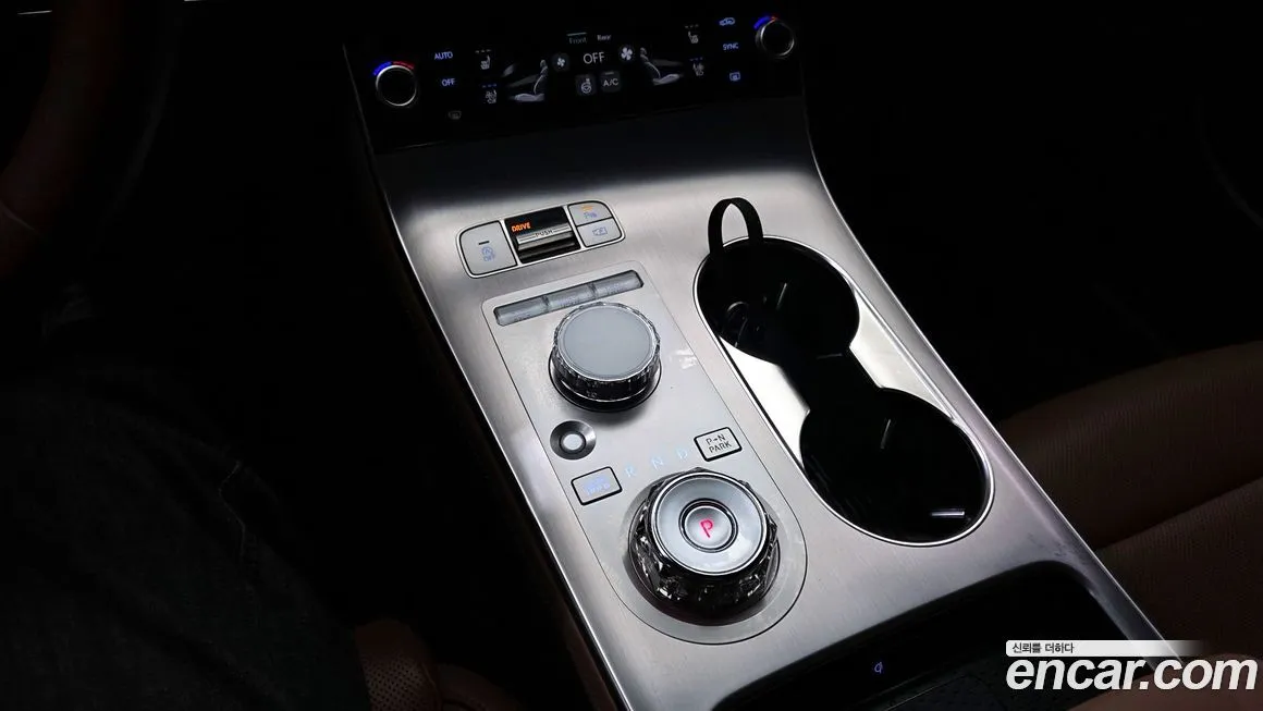 Genesis GV70 2025 из KR, фото 2