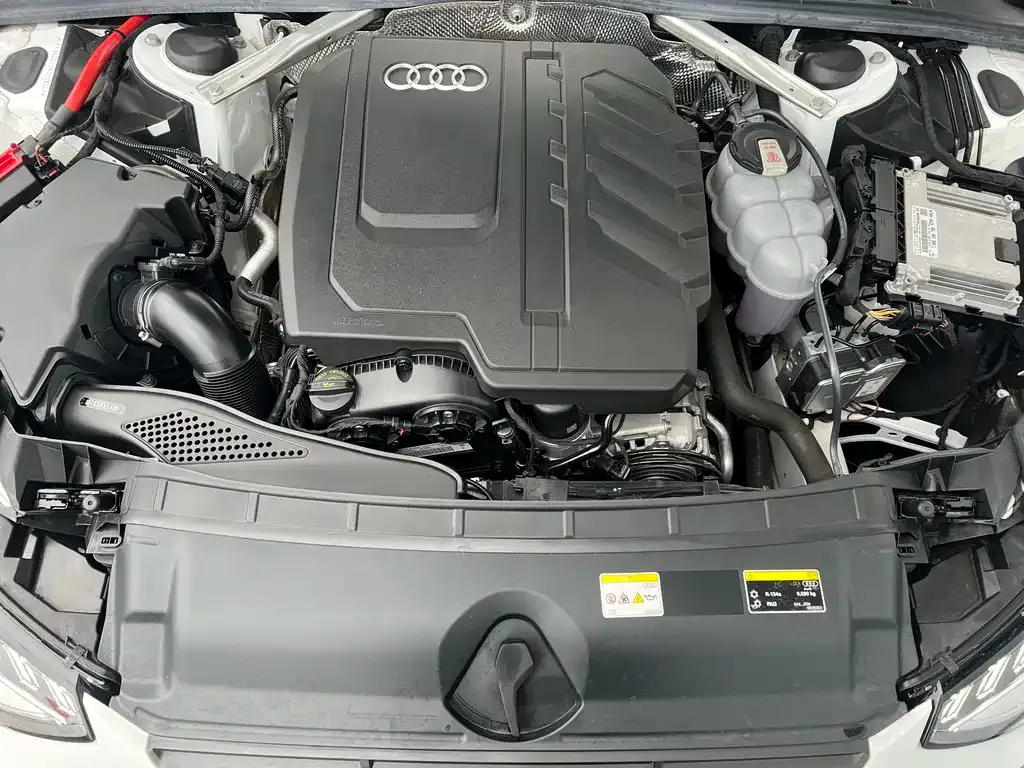 Audi A4L 2024 из CN, фото 9