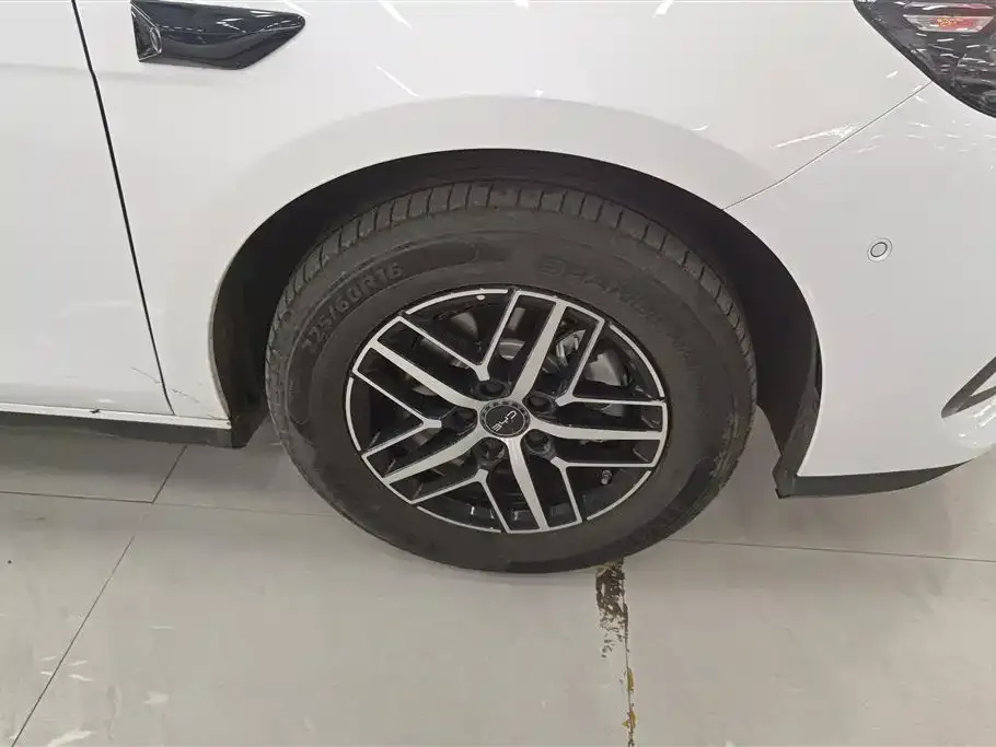 BYD Seal 05 DM-i — фото 2