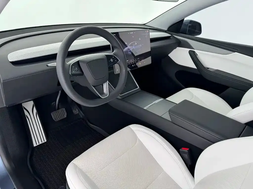 Tesla Model Y — фото 6