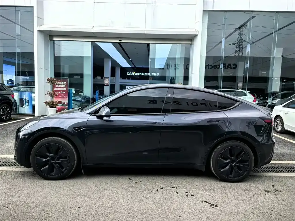 Tesla Model Y — фото 7