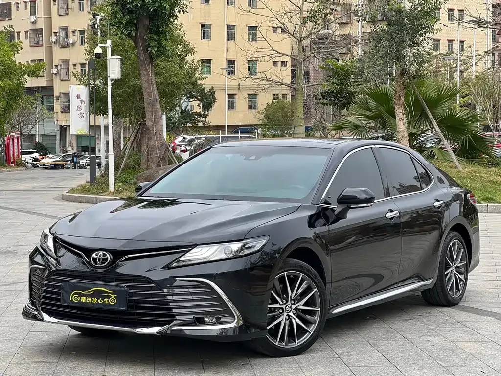 Toyota Camry 2023 из CN, фото 1