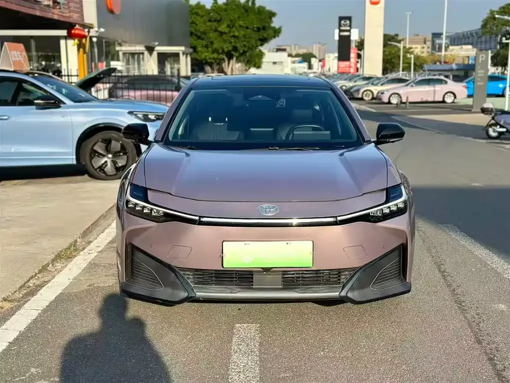 Toyota bZ3 2023 из CN, фото 10