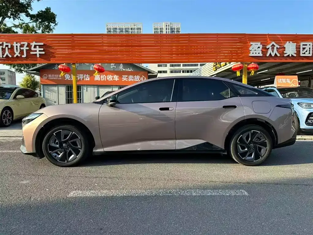 Toyota bZ3 2023 из CN, фото 6