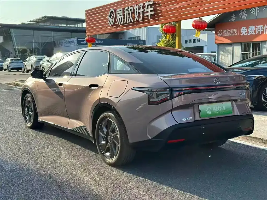 Toyota bZ3 2023 из CN, фото 8