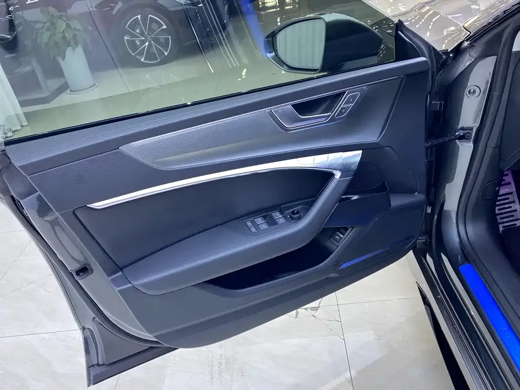 Audi A7 2024 из CN, фото 8