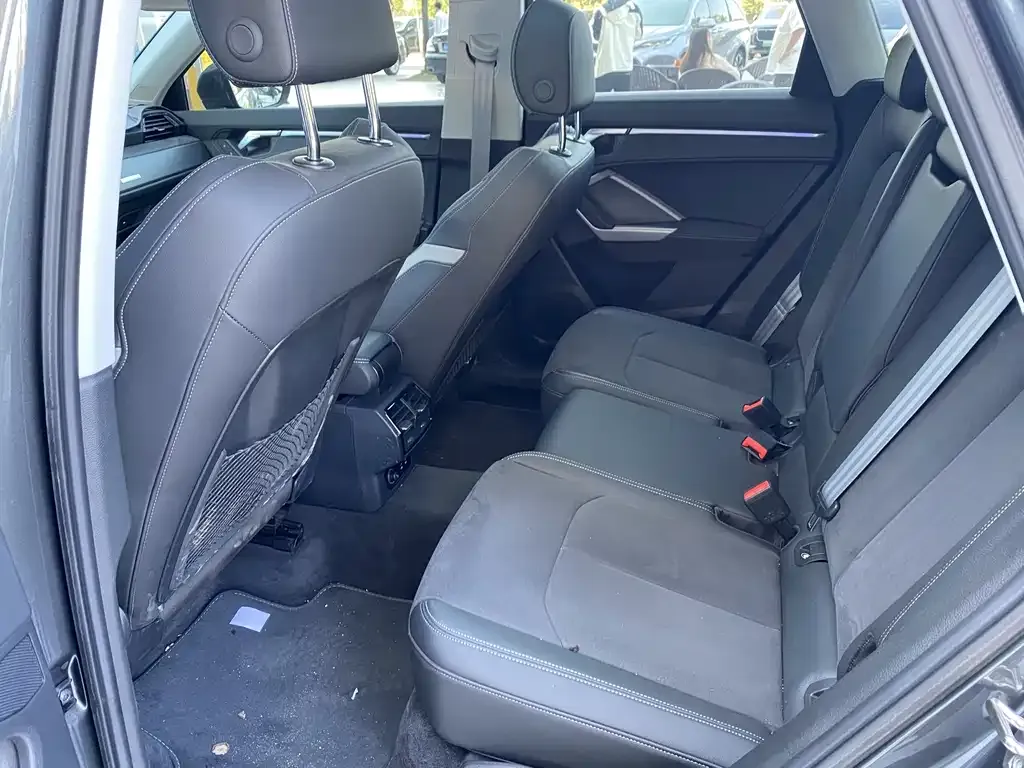 Audi Q3 2023 из CN, фото 2