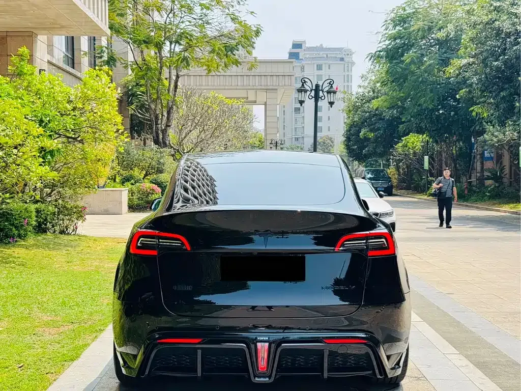 Tesla Model Y — фото 7