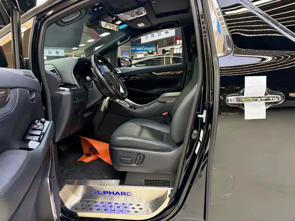 Toyota Alphard 2022 из CN, фото 9