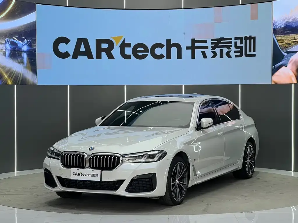 BMW 5 Series 2022 из CN, фото 1