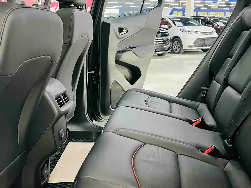 Chevrolet Equinox 2021 из CN, фото 2