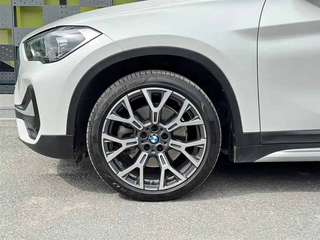 BMW X1 — фото 5