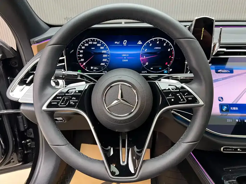 Mercedes-Benz E-Class — фото 5