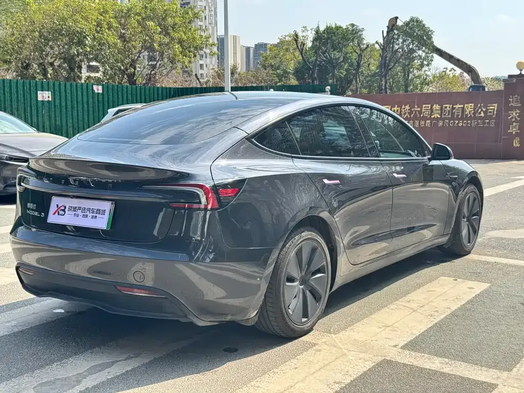 Tesla Model 3 — фото 8