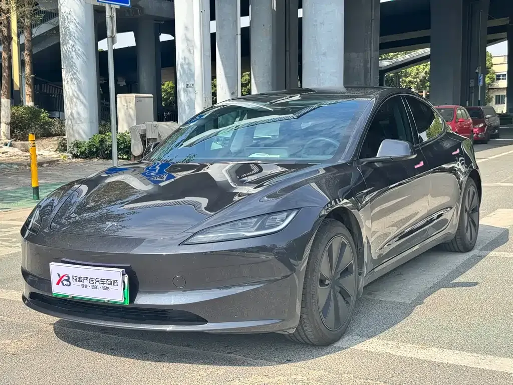 Tesla Model 3 — фото 9