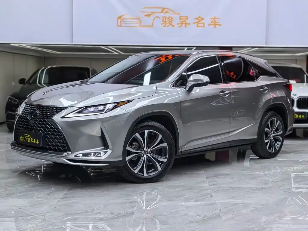 Lexus RX — фото 1
