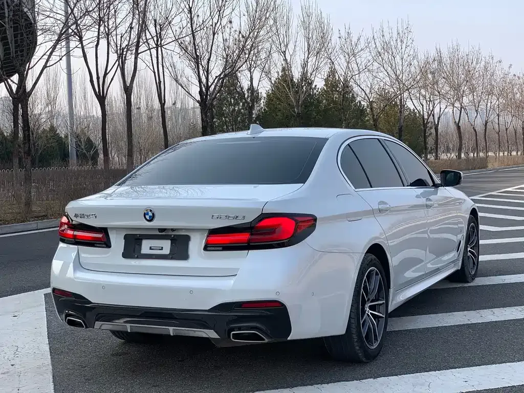 BMW 5 Series — фото 10