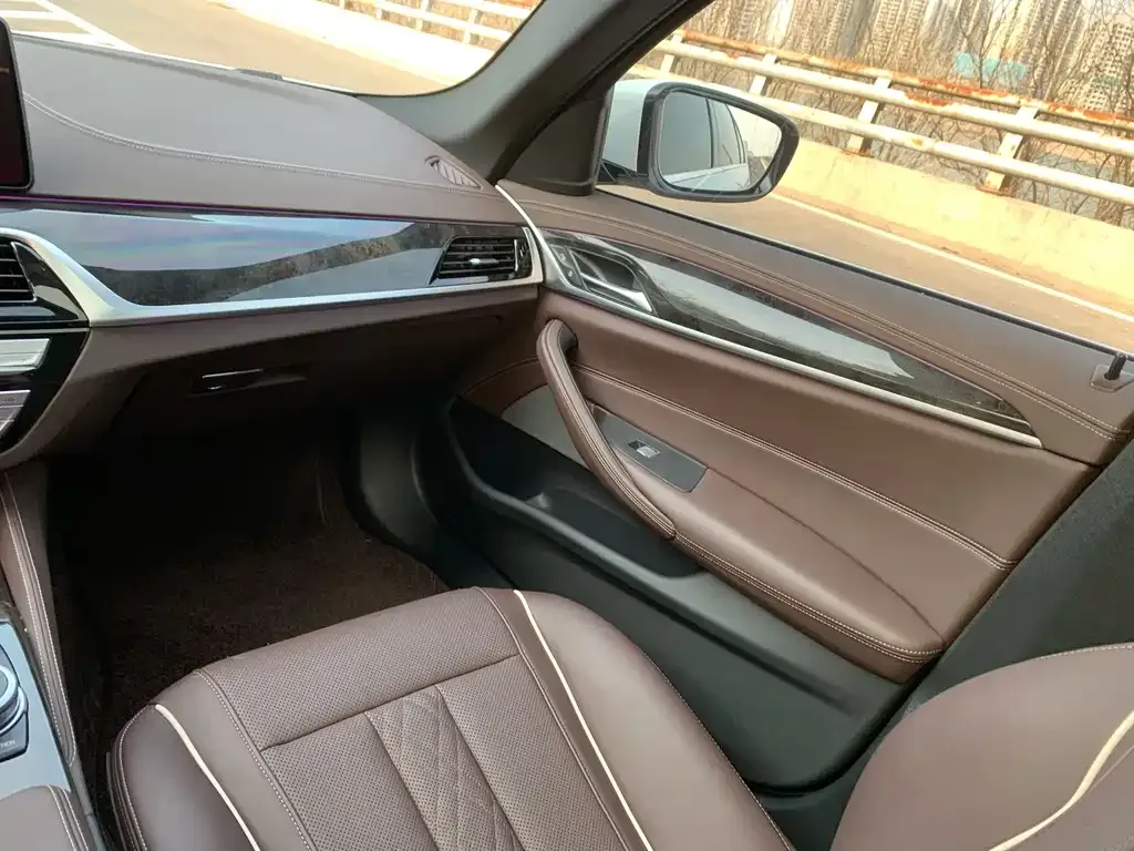 BMW 5 Series — фото 2