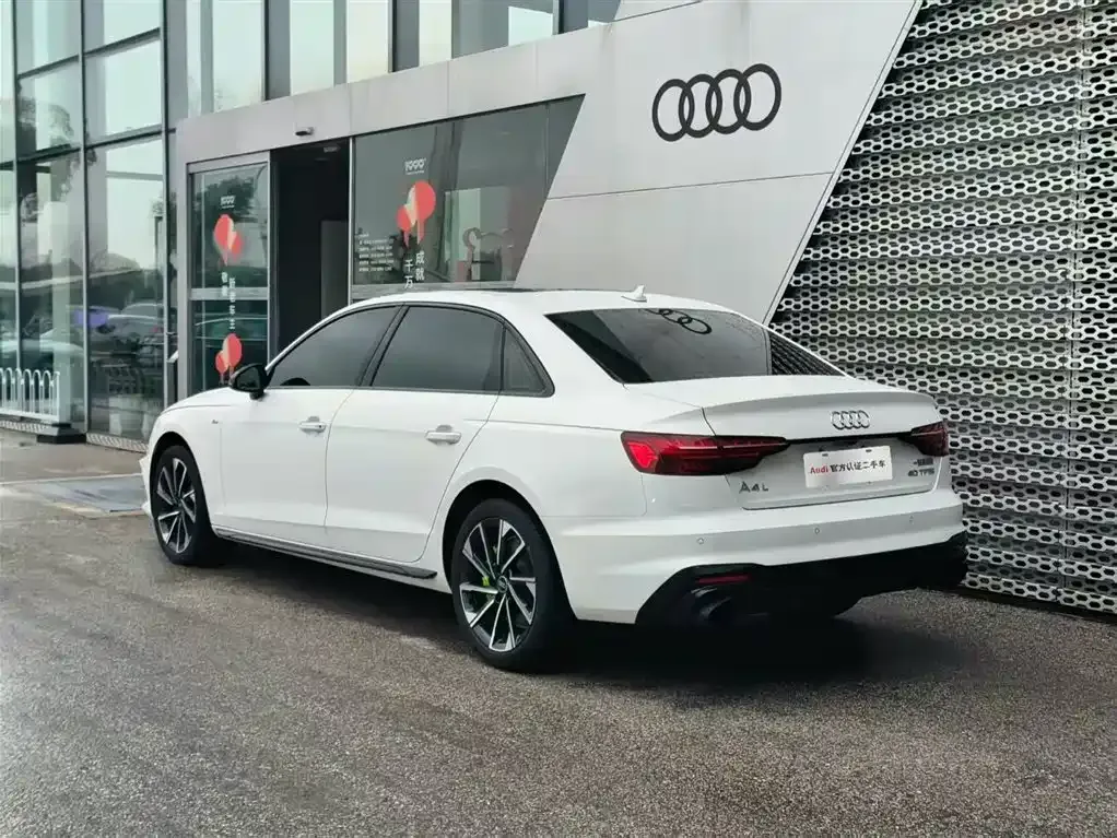 Audi A4L — фото 2