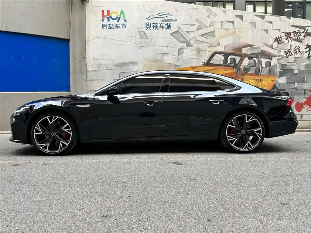 Audi A7L — фото 6