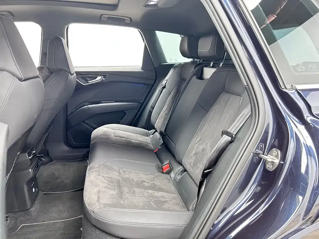 Audi Q4 e-tron — фото 10