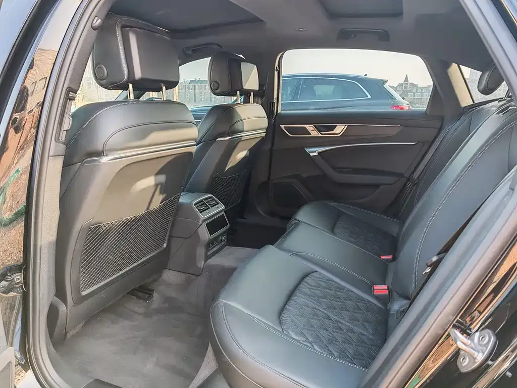 Audi A6L 2025 из CN, фото 8