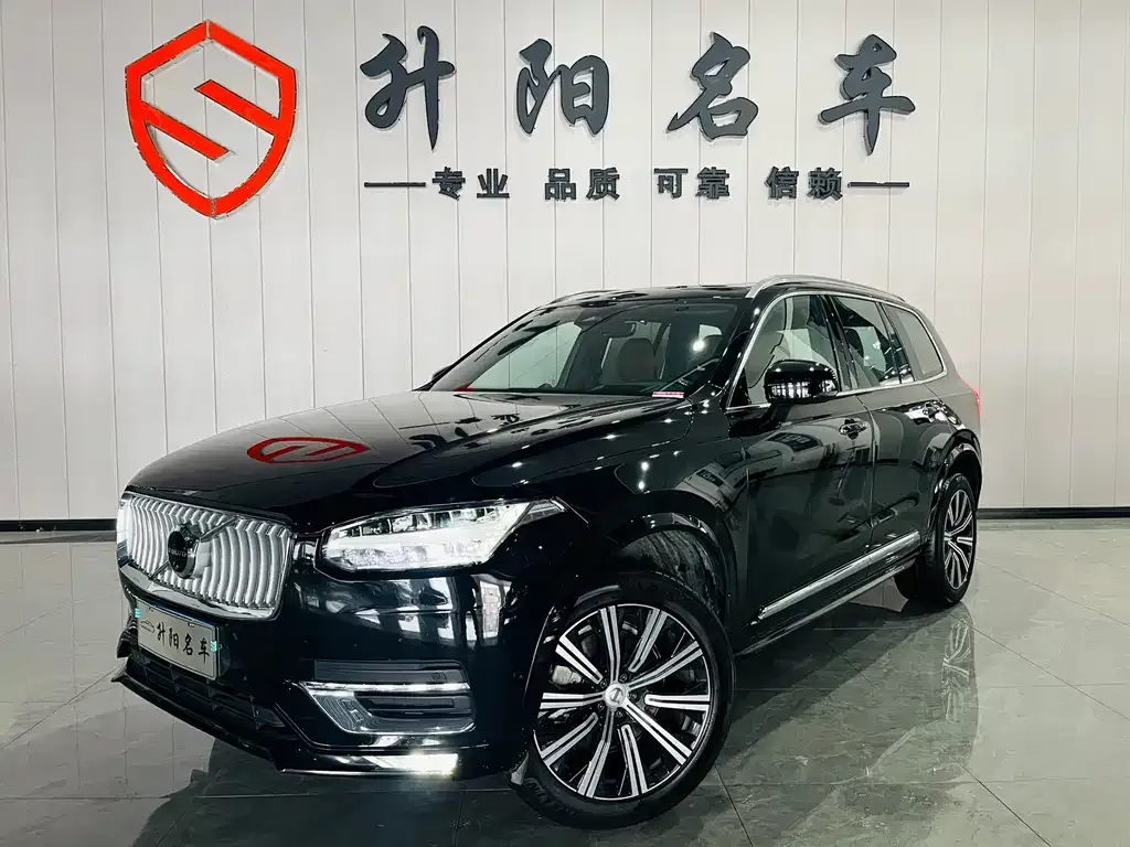 Volvo XC90 — фото 1
