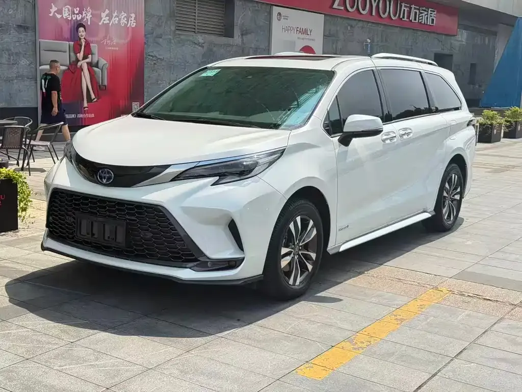 Toyota Granvia 2024 из CN, фото 1